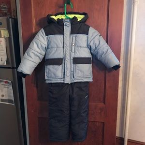 Boys Youth 5 OSHKOSH coat snowpants SNOWSUIT EUC